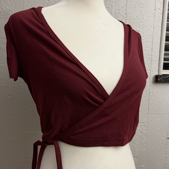 SHEIN crop top - Picture 1 of 4